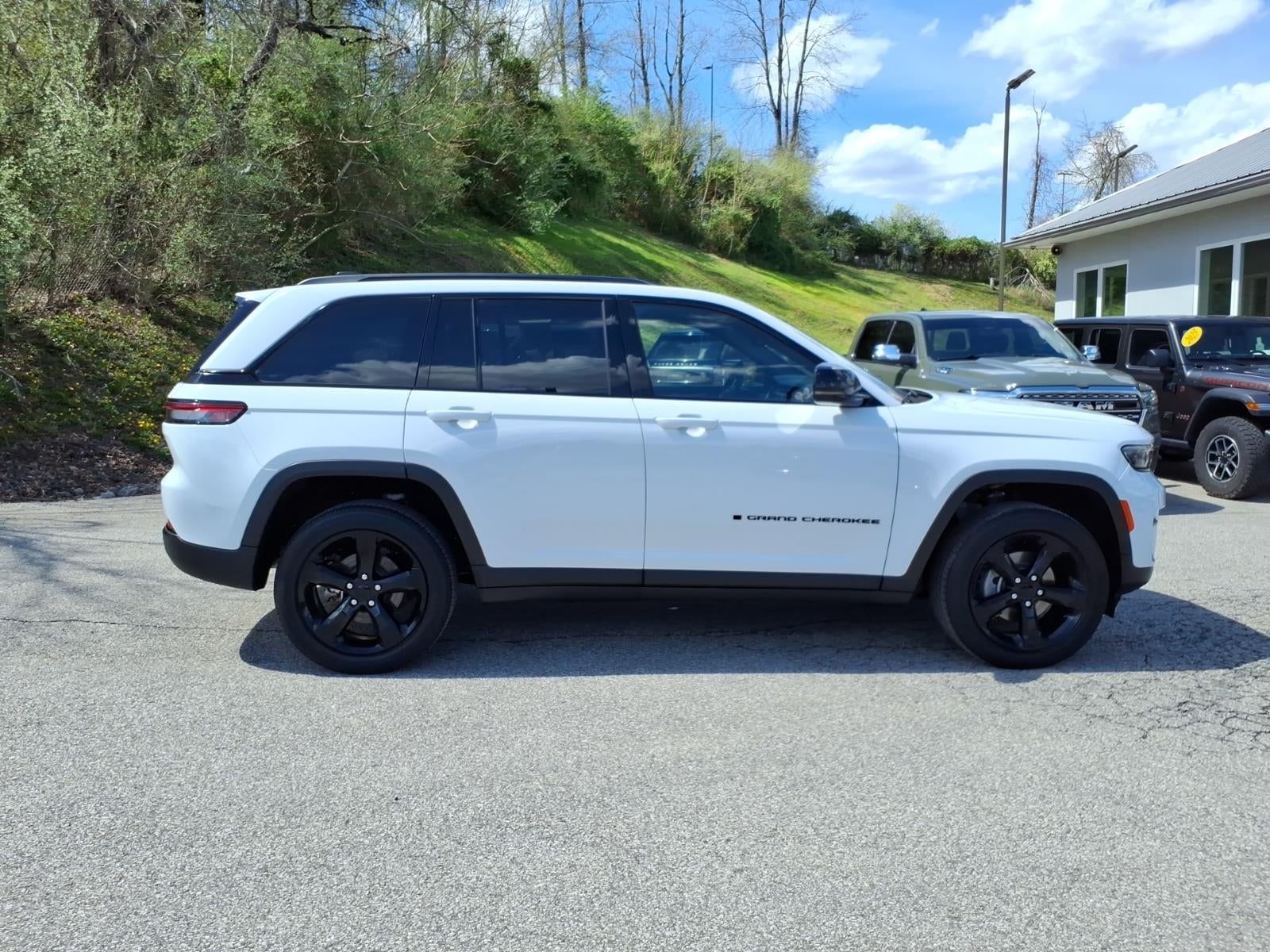 2023 Jeep Grand Cherokee Altitude