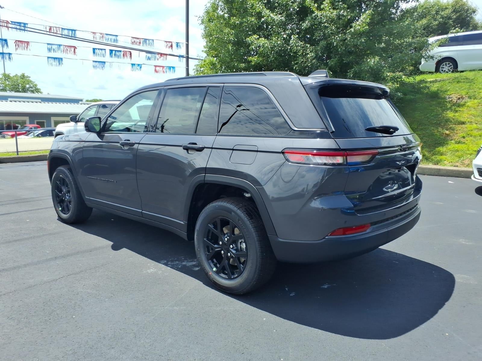 2026 Jeep Grand Cherokee Altitude