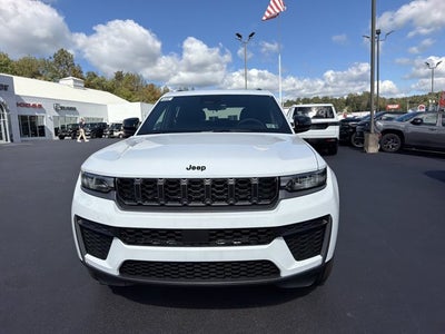 2027 Jeep Grand Cherokee Laredo Altitude