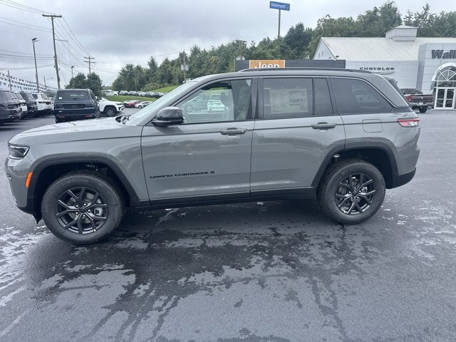 2027 Jeep Grand Cherokee Laredo Altitude