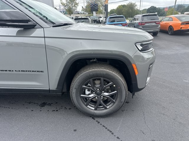 2027 Jeep Grand Cherokee Laredo Altitude