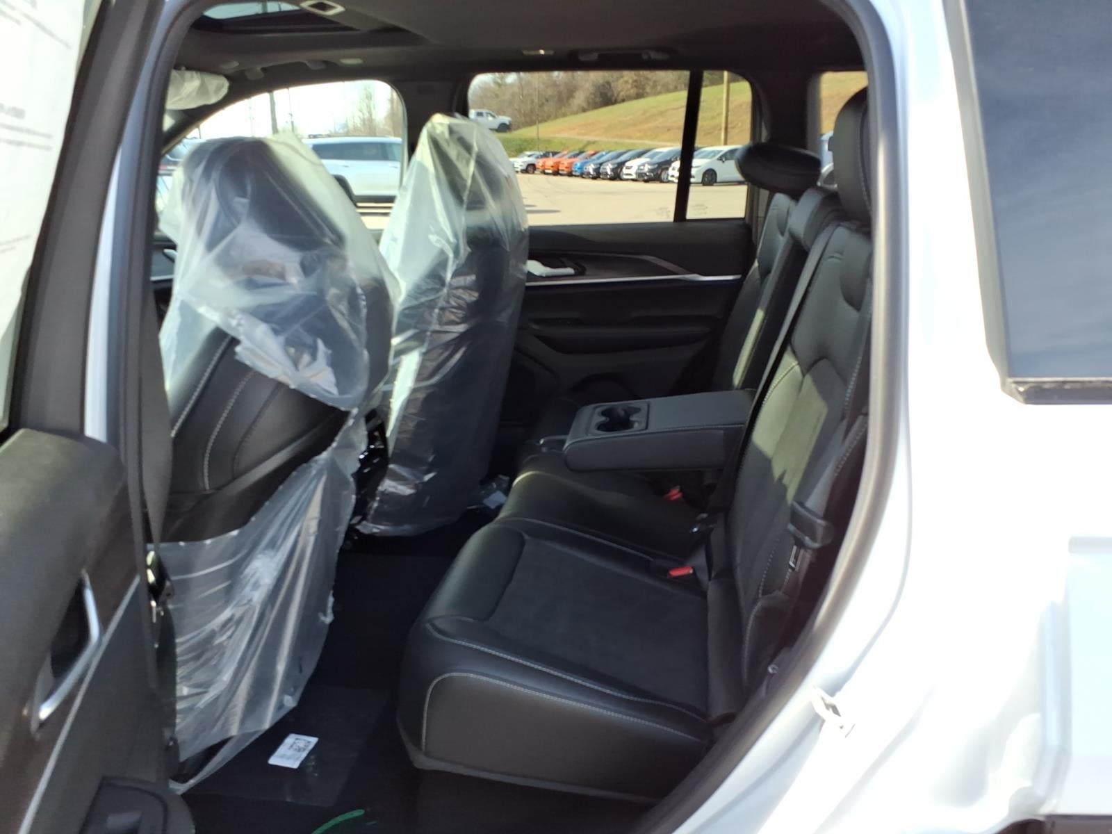 2026 Jeep Grand Cherokee Altitude