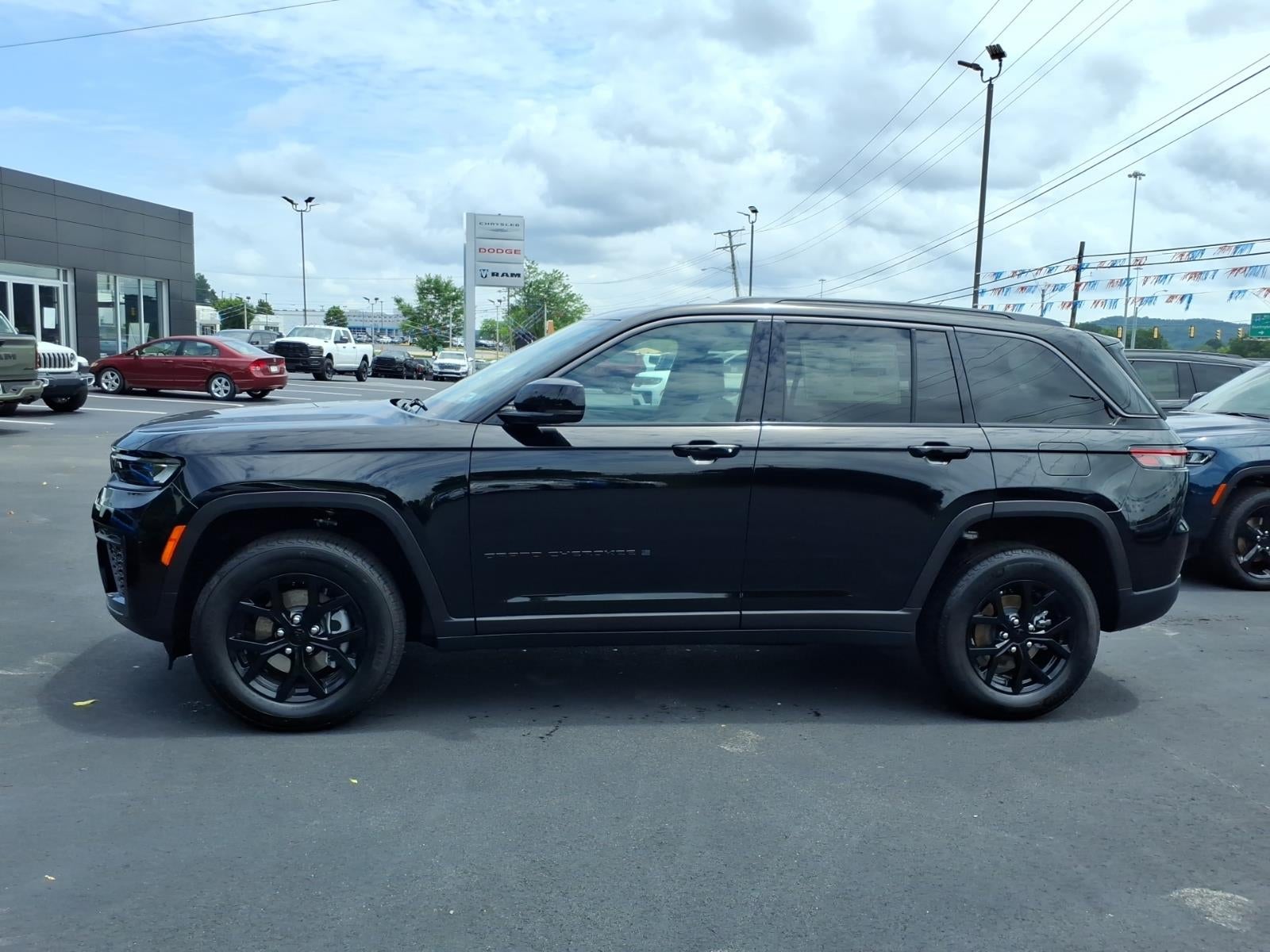 2026 Jeep Grand Cherokee Altitude