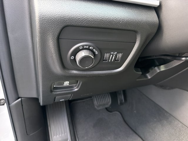 2027 Jeep Grand Cherokee Laredo Altitude
