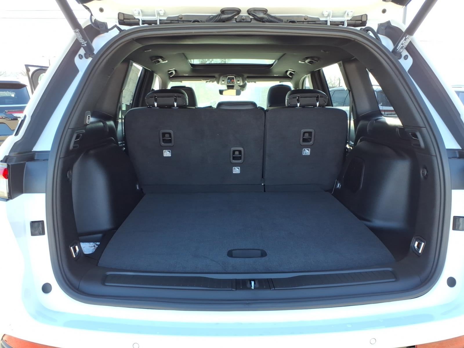 2026 Jeep Grand Cherokee Base