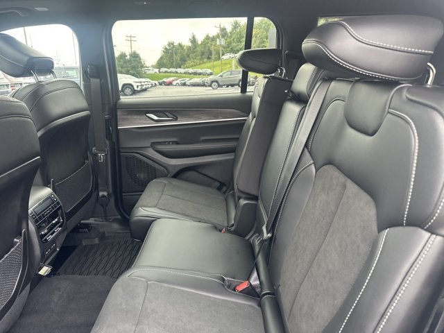 2027 Jeep Grand Cherokee L Laredo Altitude