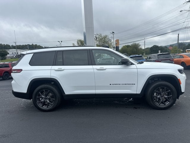 2027 Jeep Grand Cherokee L Laredo Altitude