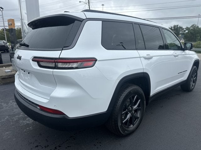 2027 Jeep Grand Cherokee L Laredo Altitude