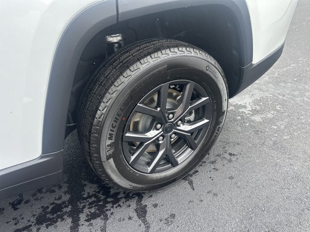 2027 Jeep Grand Cherokee L Laredo Altitude