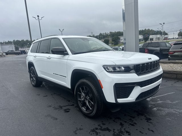 2027 Jeep Grand Cherokee L Laredo Altitude