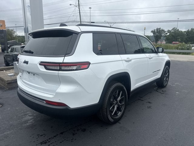 2027 Jeep Grand Cherokee L Laredo Altitude