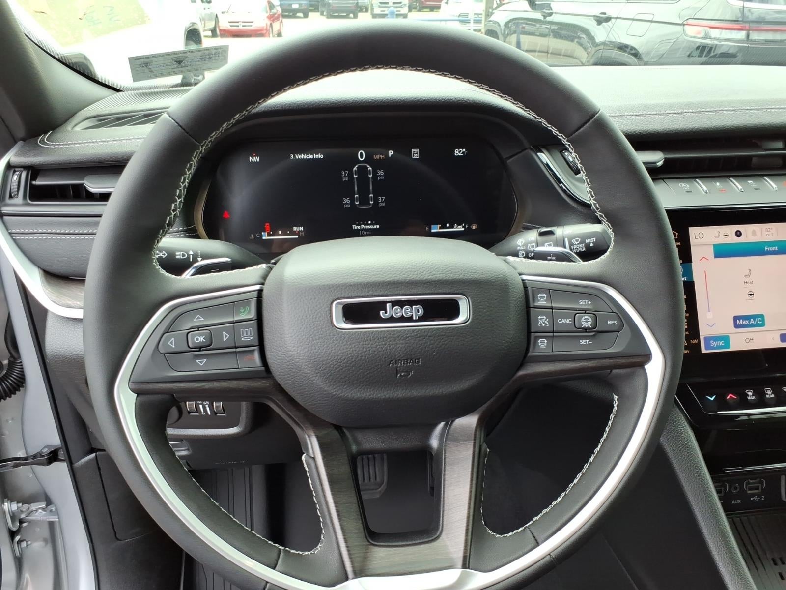 2026 Jeep Grand Cherokee L Laredo Altitude