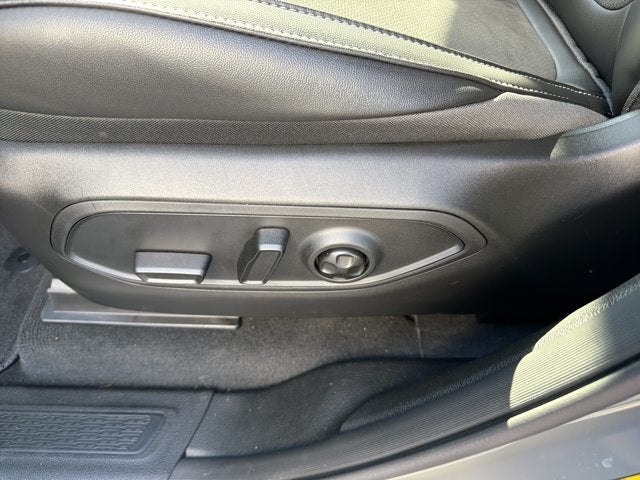 2027 Jeep Grand Cherokee L Laredo Altitude