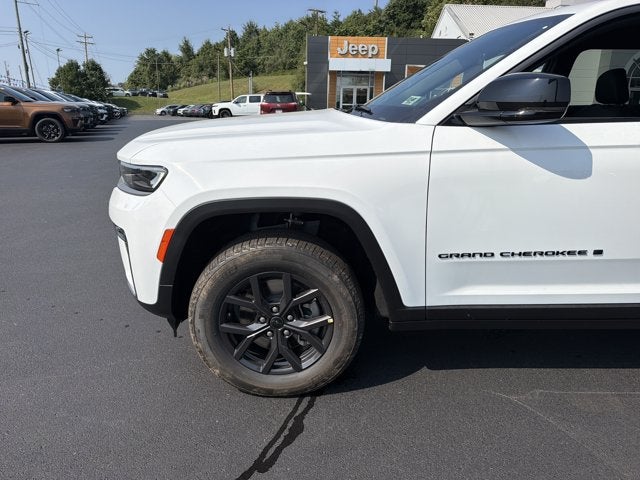 2027 Jeep Grand Cherokee L Laredo Altitude