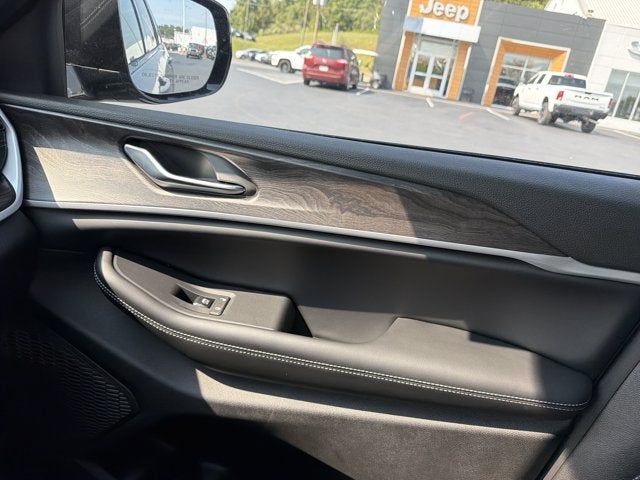 2027 Jeep Grand Cherokee L Limited