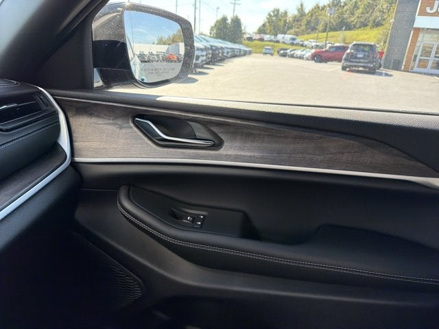 2027 Jeep Grand Cherokee L Limited