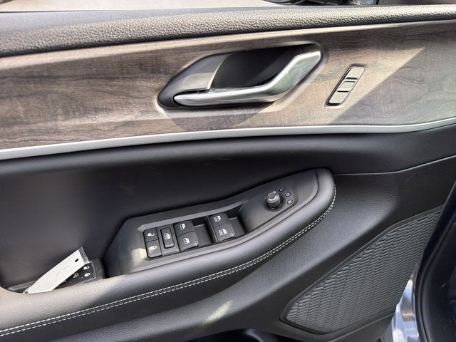 2027 Jeep Grand Cherokee L Limited