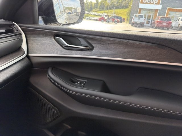 2027 Jeep Grand Cherokee L Limited
