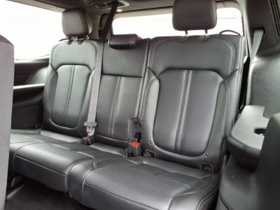 2023 Jeep Wagoneer Base