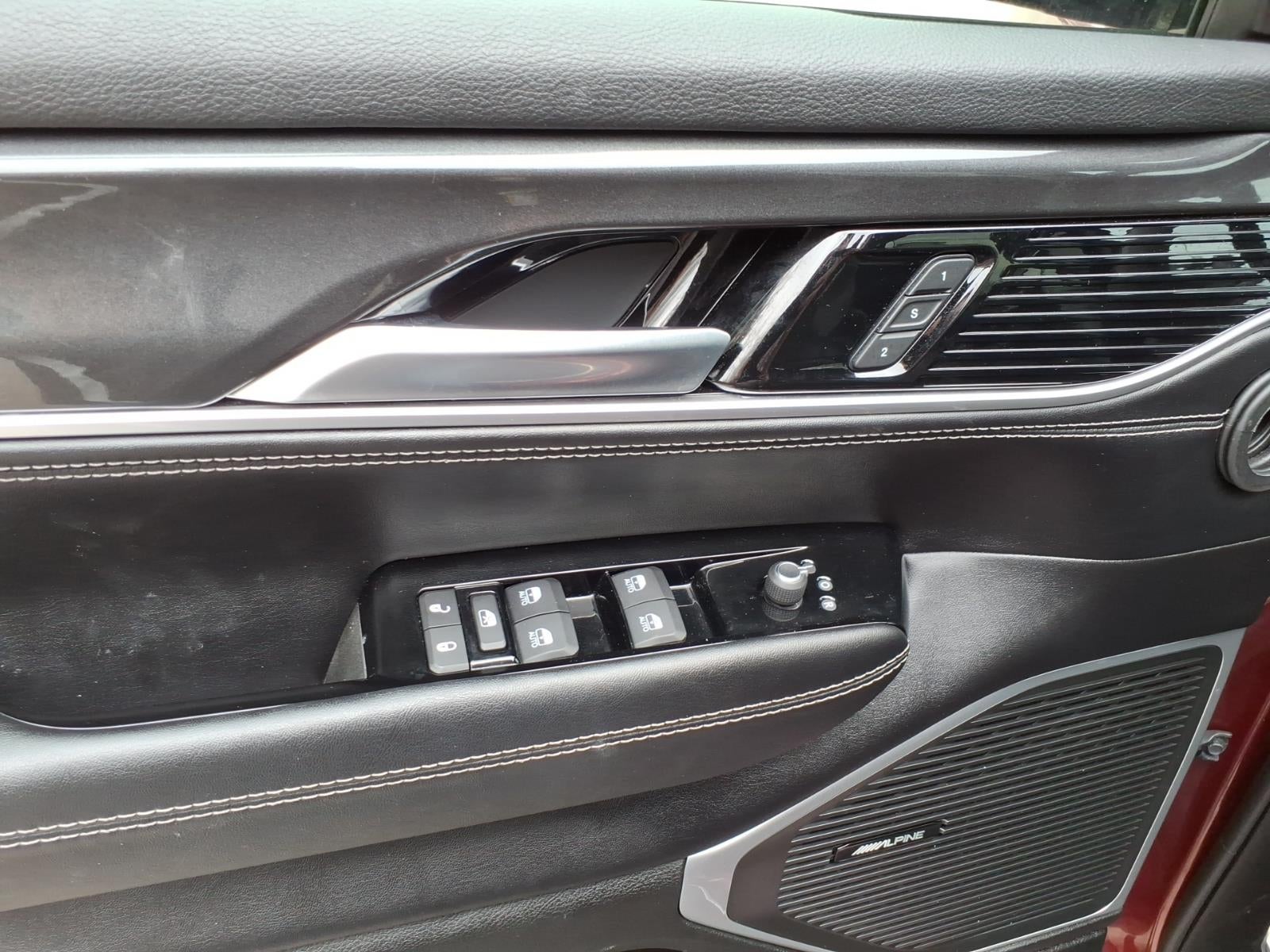 2023 Jeep Wagoneer Base