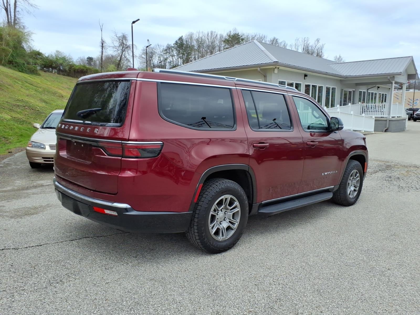 2023 Jeep Wagoneer Base