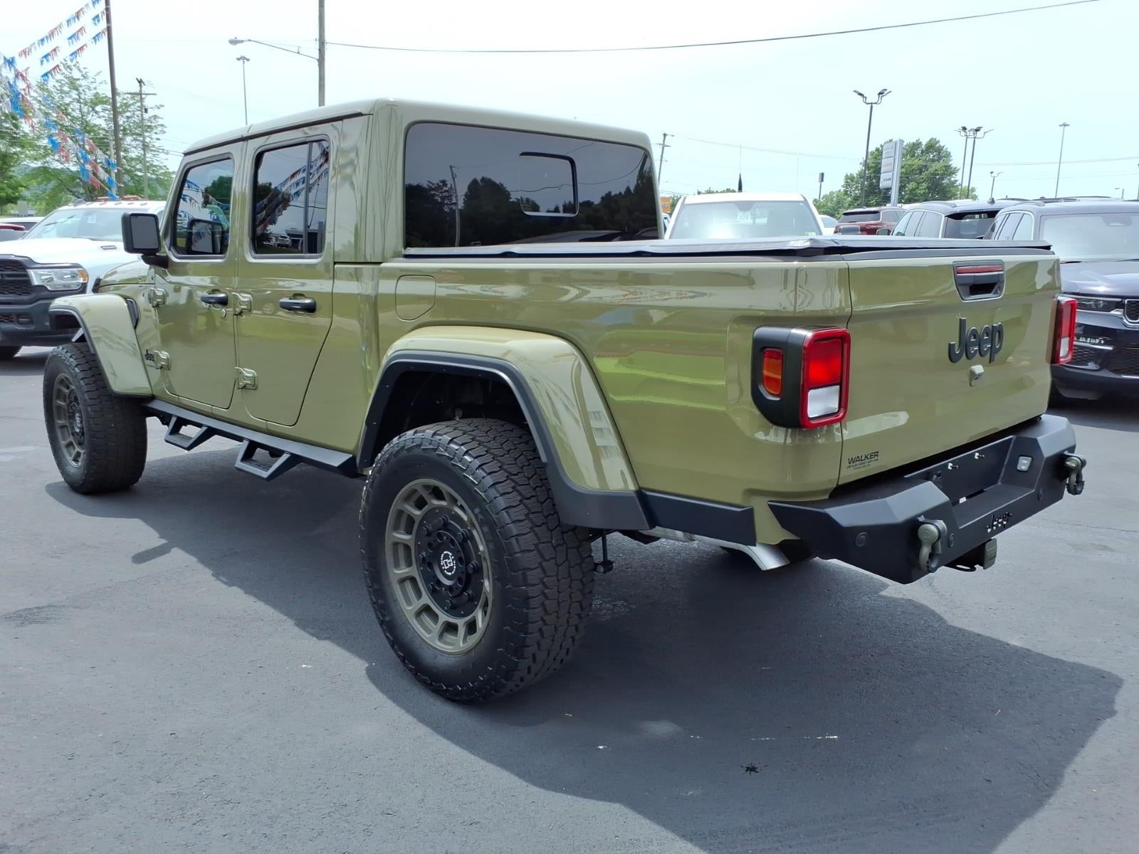2025 Jeep Gladiator NightHawk