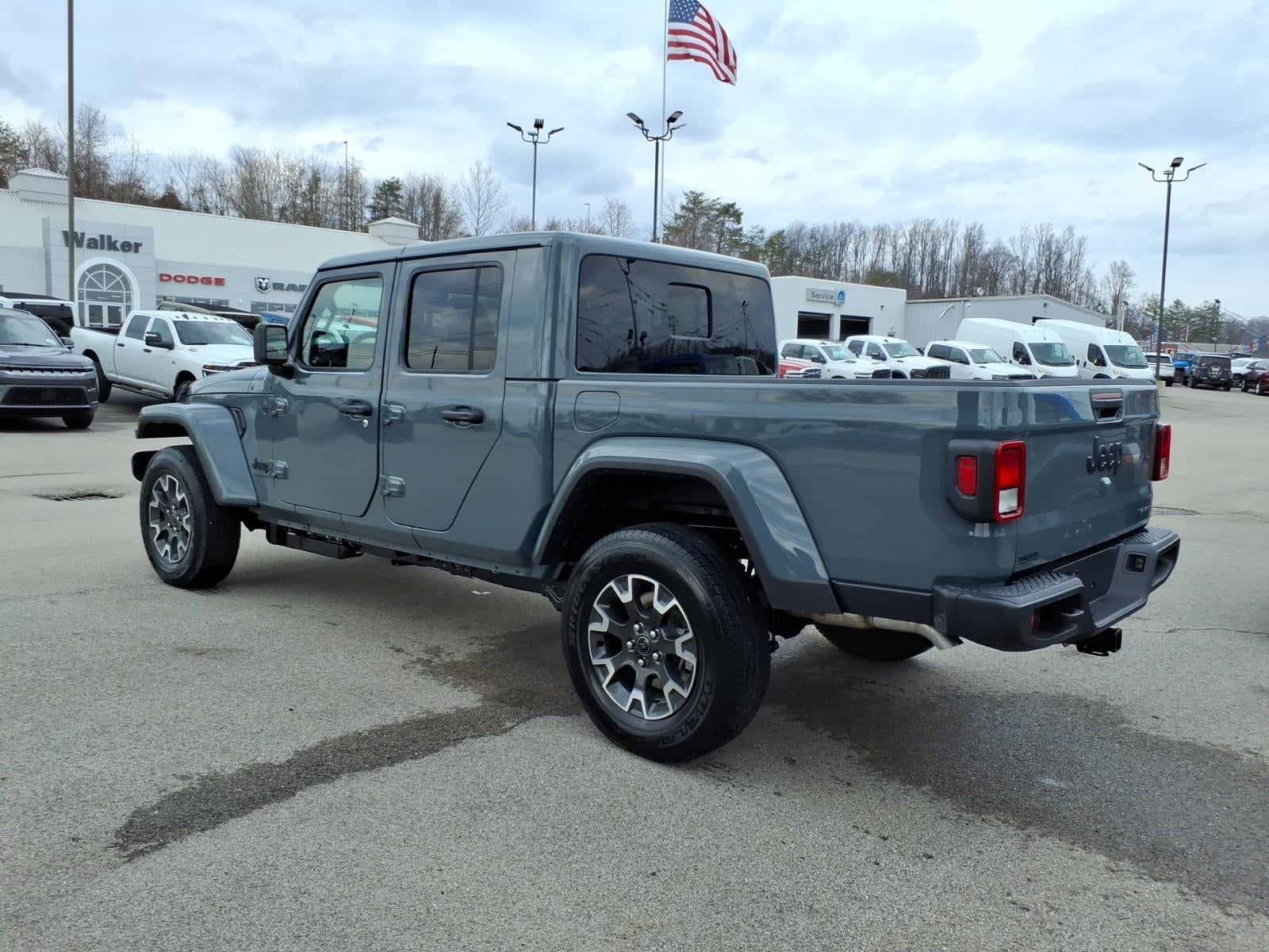2026 Jeep Gladiator Base