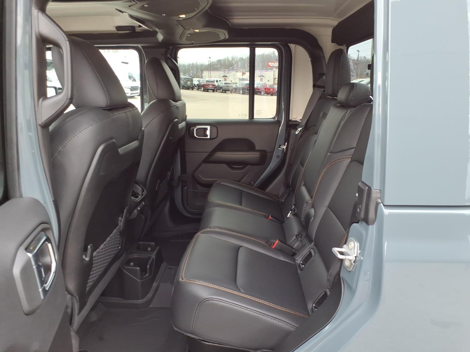 2026 Jeep Gladiator Base