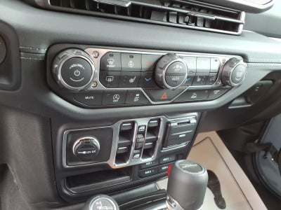 2026 Jeep Gladiator Base