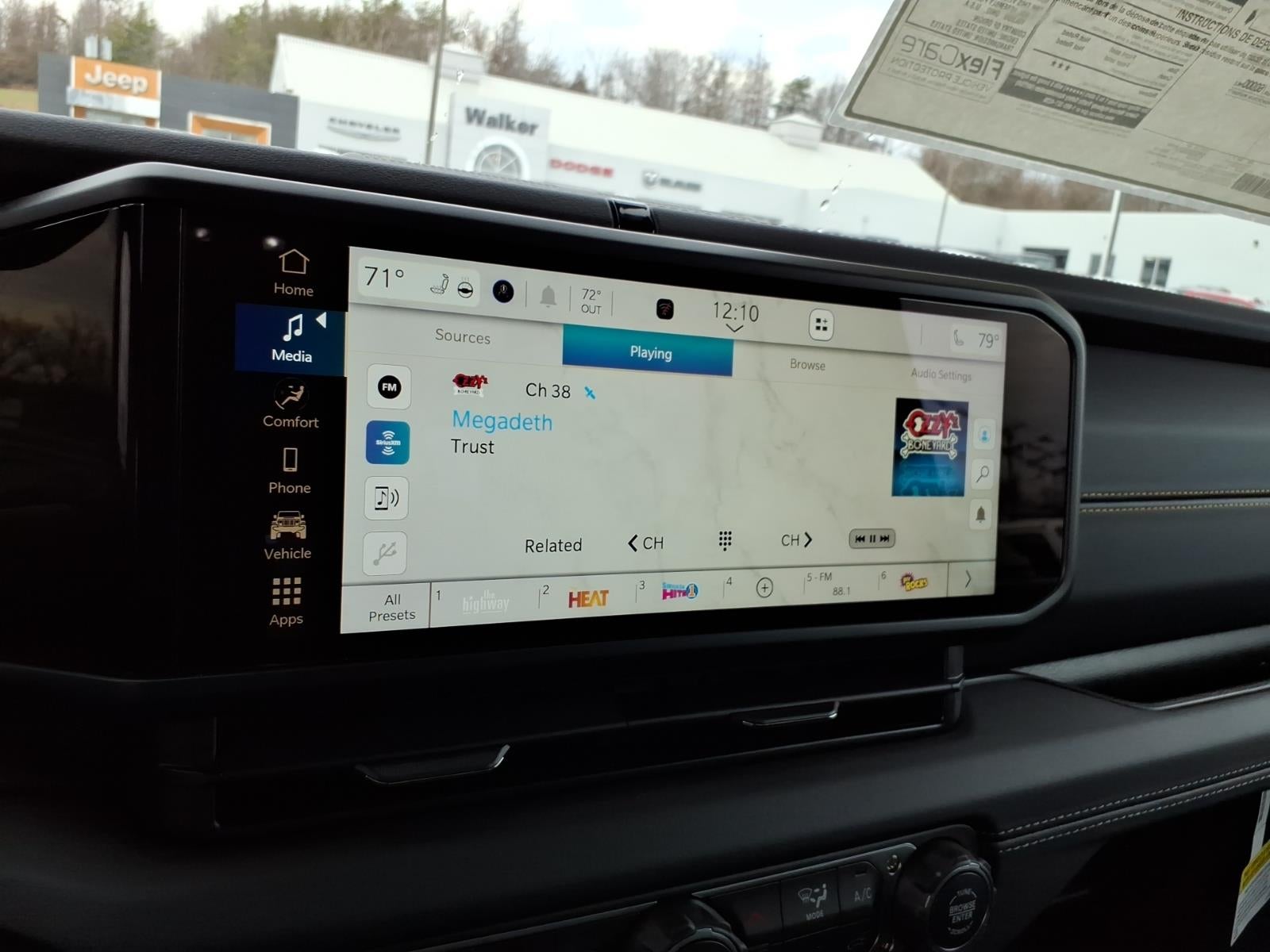 2026 Jeep Gladiator Base