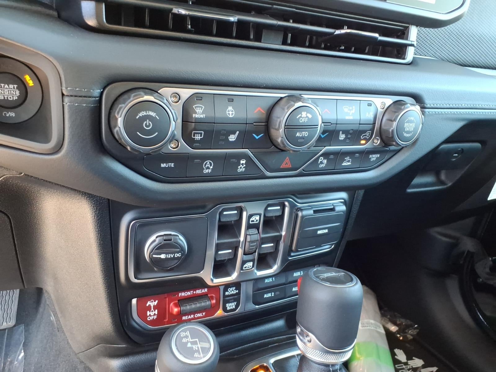 2026 Jeep Gladiator Base