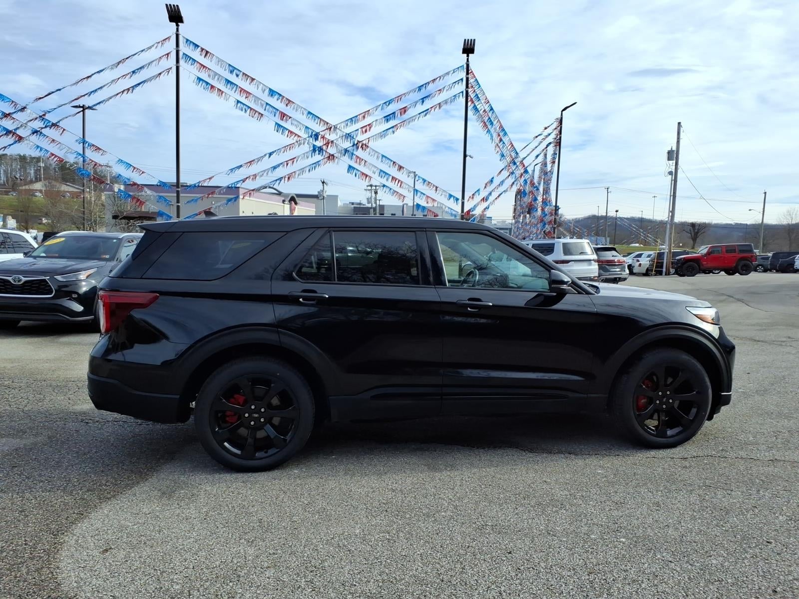 2022 Ford Explorer ST