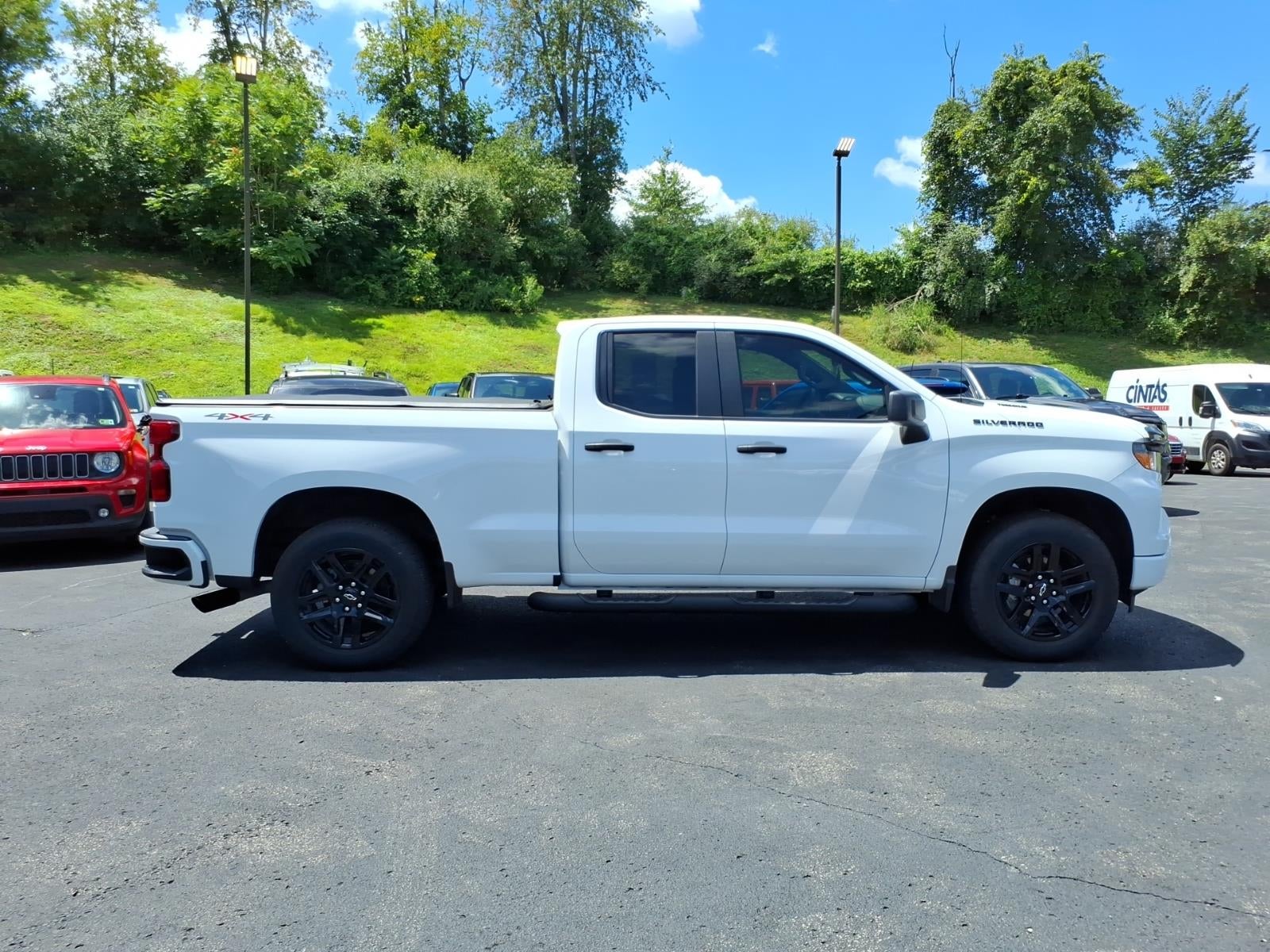 2025 Chevrolet Silverado 1500 Custom