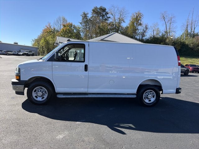 2025 Chevrolet Express Cargo Van Base