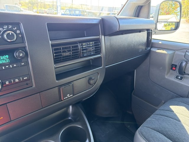 2025 Chevrolet Express Cargo Van Base