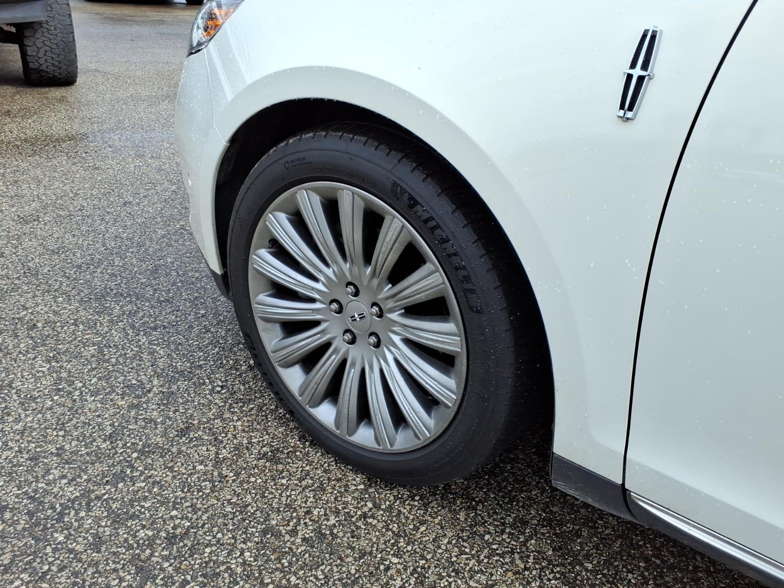 2013 Lincoln MKS Base