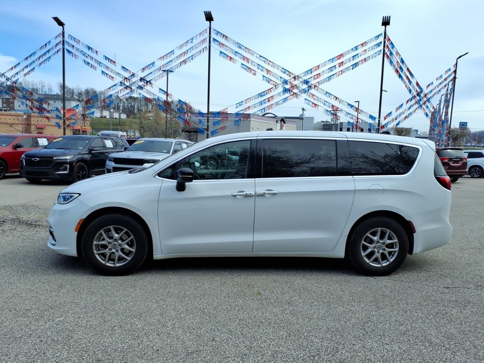 2024 Chrysler Pacifica Touring L