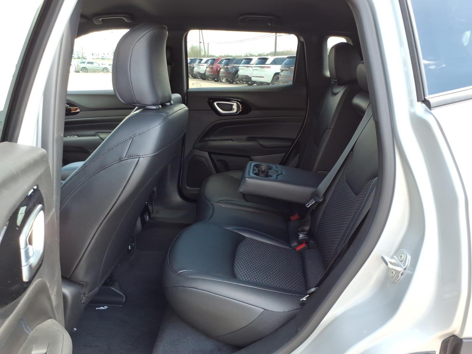 2026 Jeep Compass Base