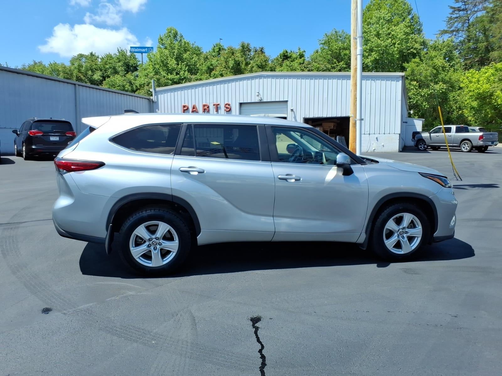 2023 Toyota Highlander LE
