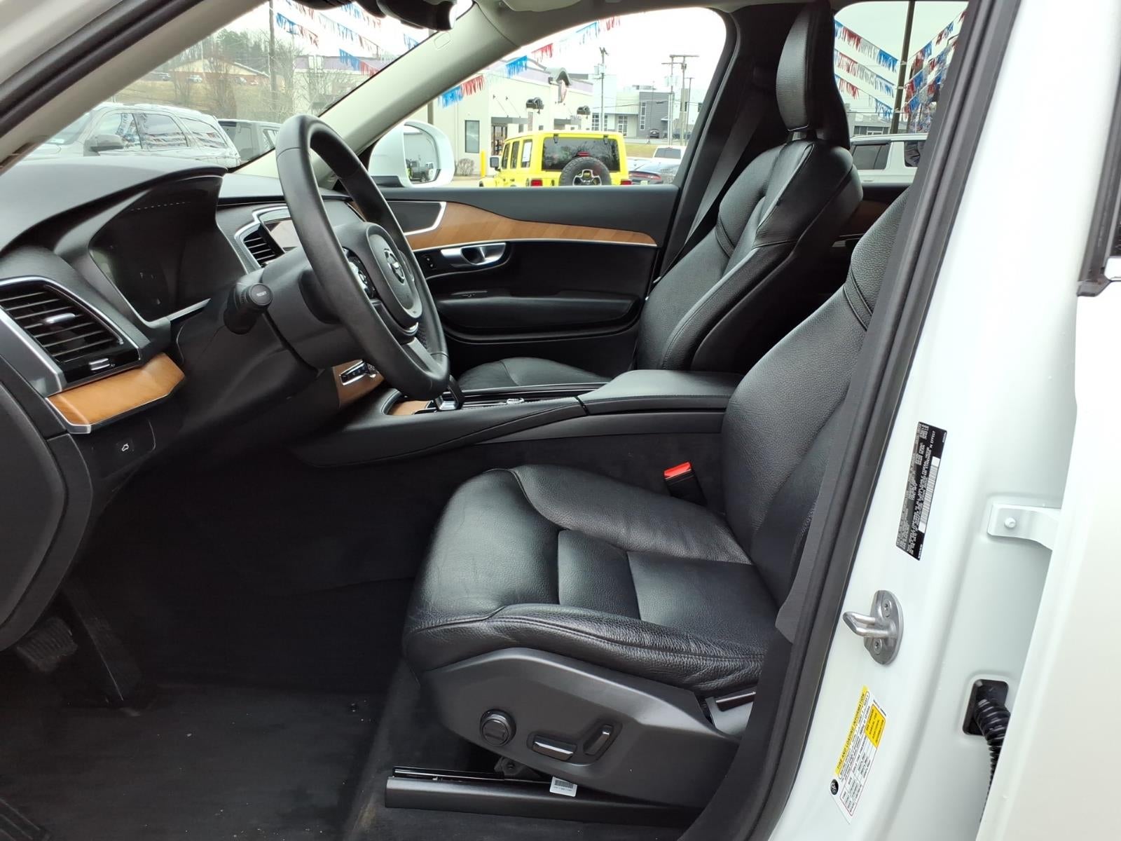 2023 Volvo XC90 B5 Plus Bright Theme