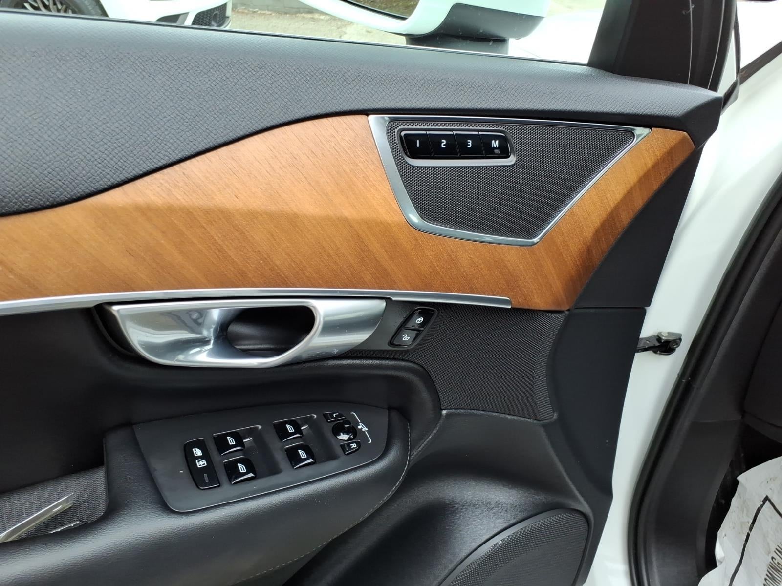 2023 Volvo XC90 B5 Plus Bright Theme