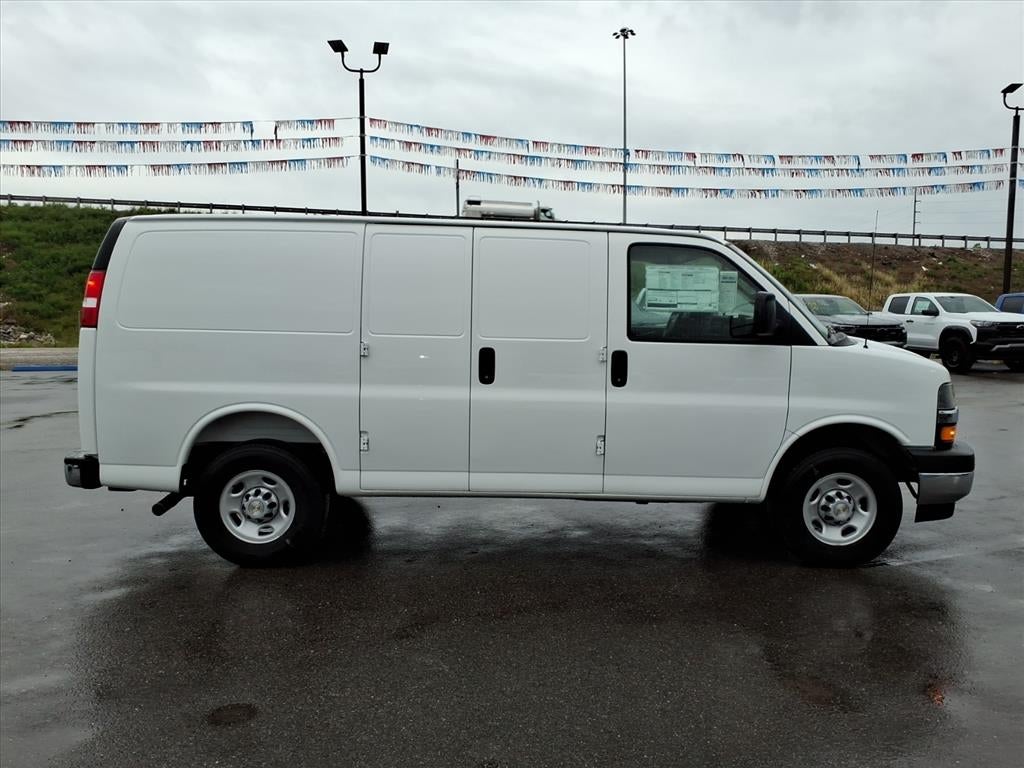 2025 Chevrolet Express WT