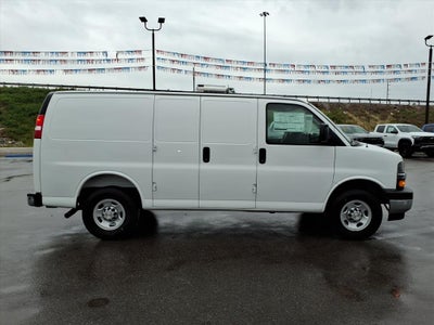 2025 Chevrolet Express WT