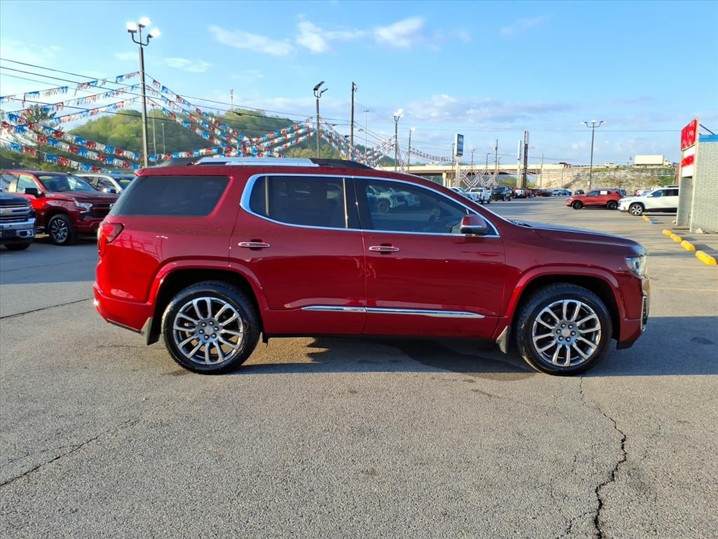 2023 GMC Acadia Denali