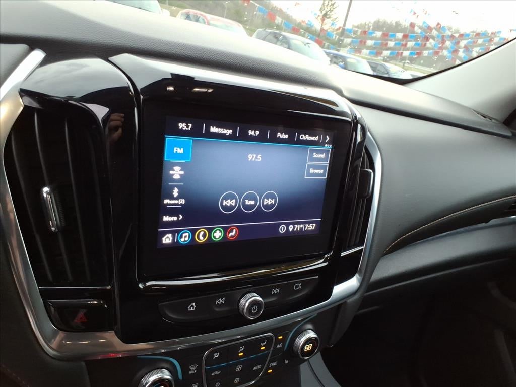 2021 Chevrolet Traverse LT Cloth