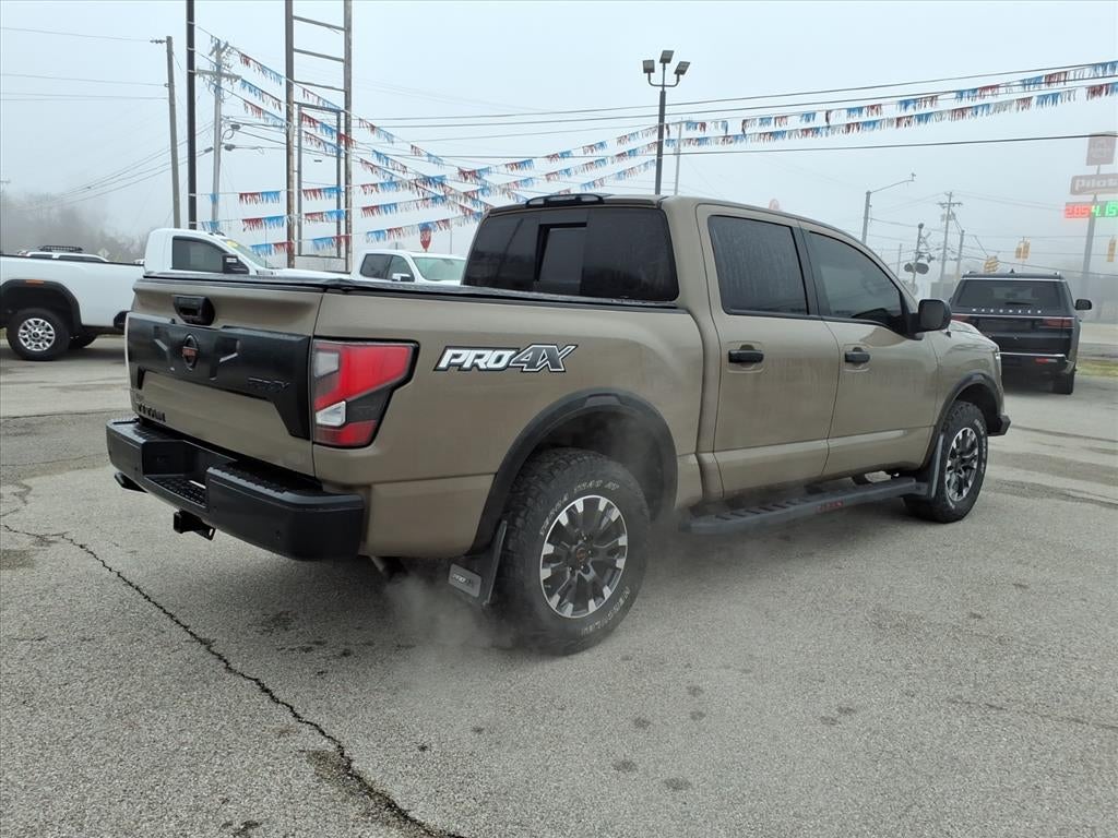 2021 Nissan Titan Base