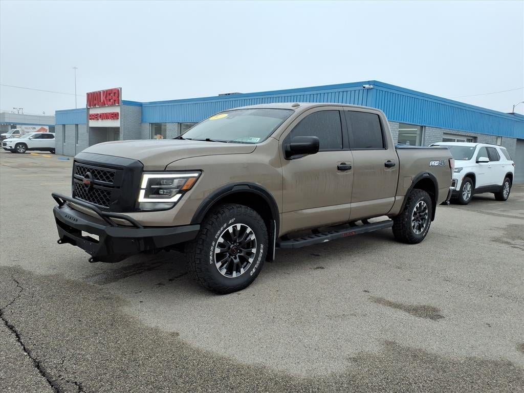 2021 Nissan Titan Base