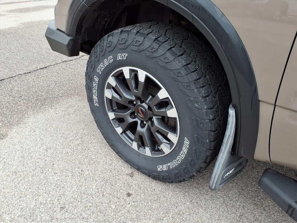 2021 Nissan Titan Base