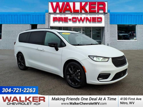 2025 Chrysler Pacifica Base