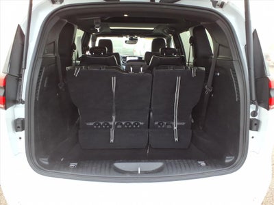 2025 Chrysler Pacifica Base